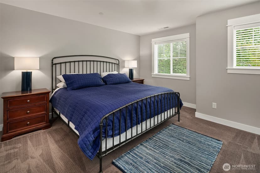 Property photo for 13041 56th Avenue S, Tukwila photo 28