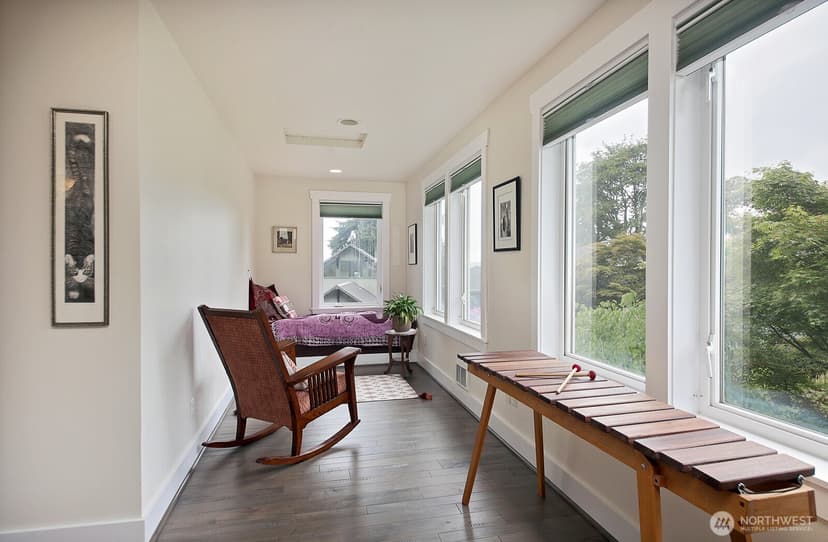 Property photo for 301 Noblecliff Place, Langley photo 19