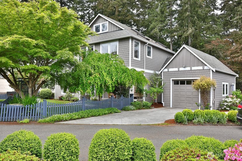 Property photo for 301 Noblecliff Place, Langley photo 36