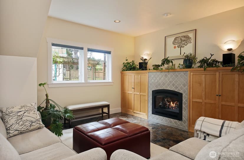 Property photo for 301 Noblecliff Place, Langley photo 12