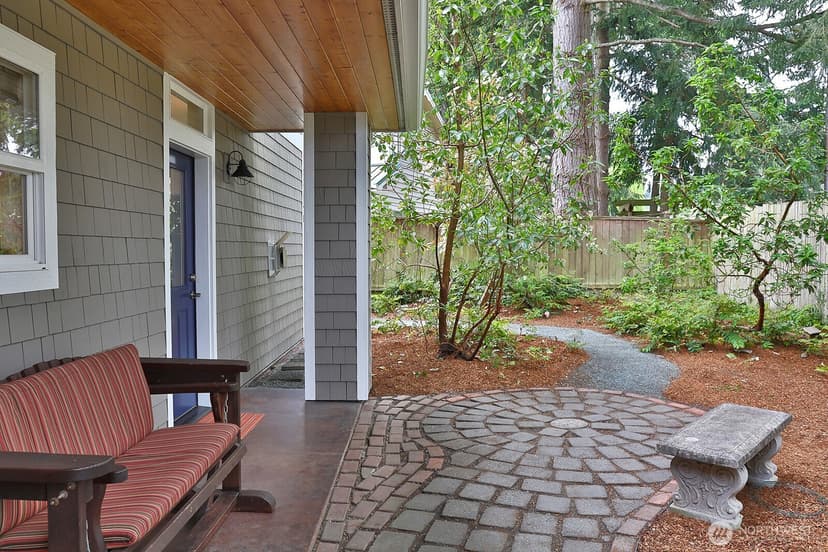 Property photo for 301 Noblecliff Place, Langley photo 35