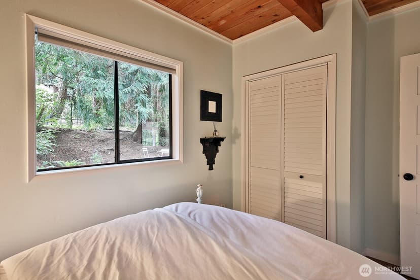 Property photo for 5305 April Drive, Langley photo 24