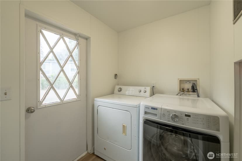 Property photo for 7701 Hardeson Road #52C, Everett photo 28