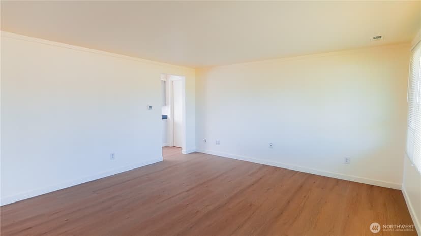 Property photo for 10605 Freiday Street SW, Lakewood photo 8