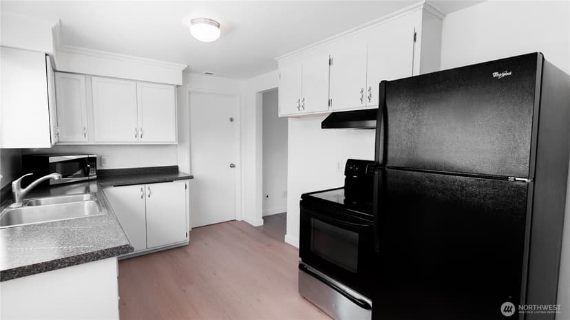 Property photo for 10605 Freiday Street SW, Lakewood photo 13