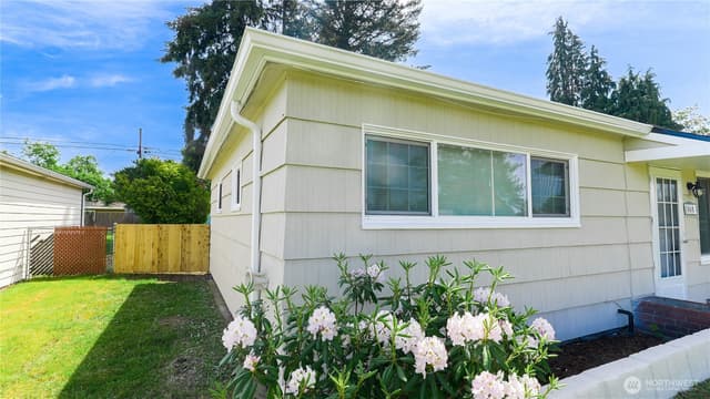 Property photo for 10605 Freiday Street SW, Lakewood photo 3