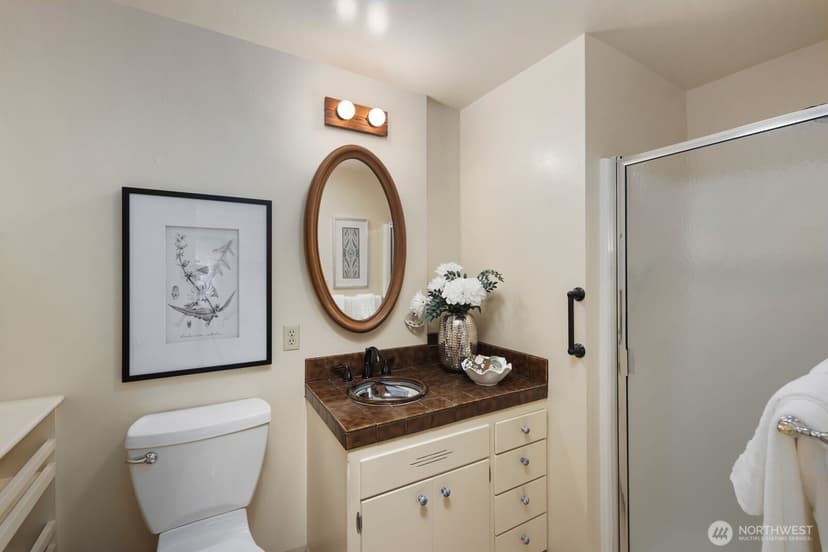 Property photo for 8433 221st Place SW, Edmonds photo 18