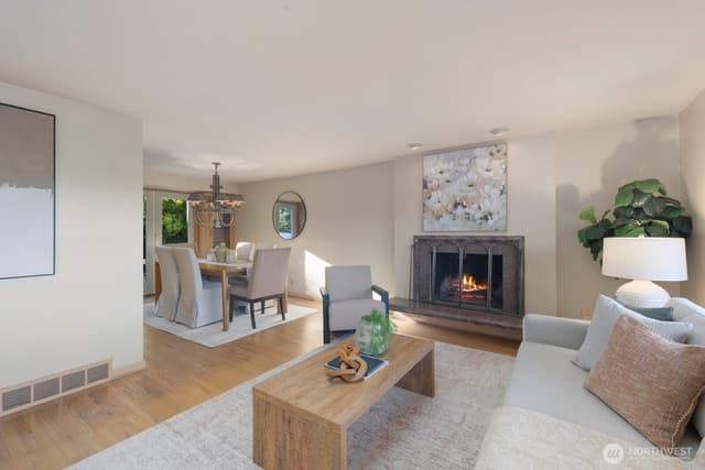 Property photo for 8433 221st Place SW, Edmonds photo 4