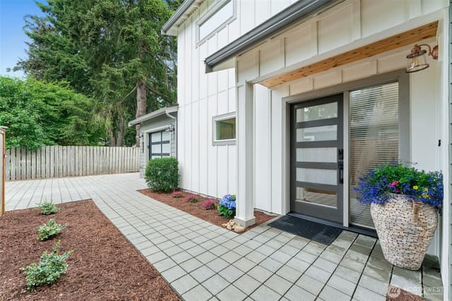 Property photo for 14018 2nd Avenue NW, Seattle photo 2