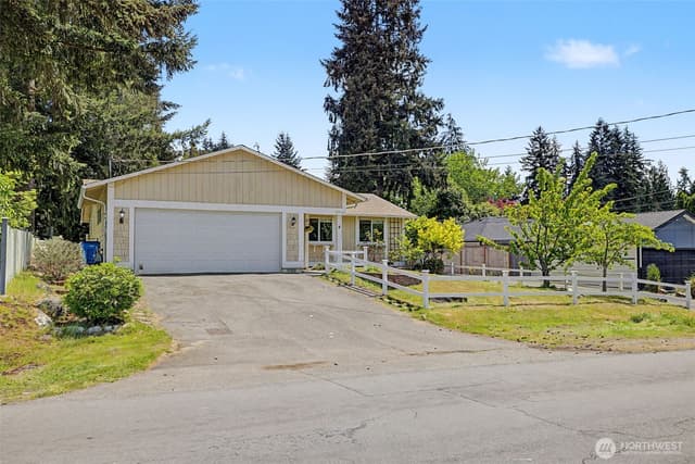 Property photo for 19922 Dayton Avenue N, Shoreline photo 2