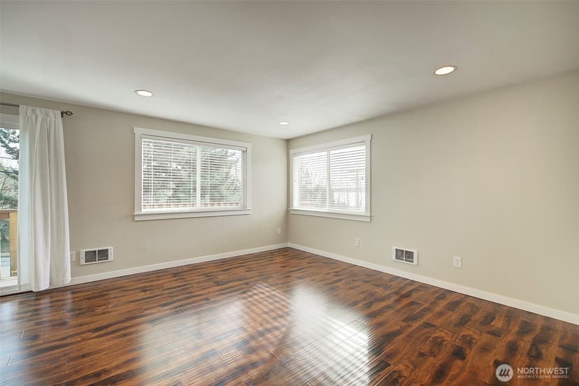 Property photo for 9840 NE 116th Street #4, Kirkland photo 8