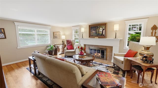 Property photo for 10506 Robin Hood Drive, Edmonds photo 5
