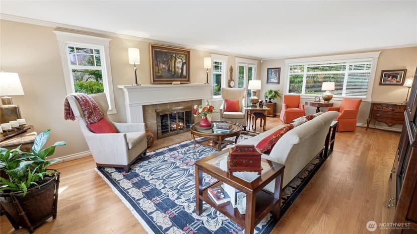 Property photo for 10506 Robin Hood Drive, Edmonds photo 4