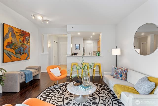 Property photo for 2801 1st Avenue #612, Seattle photo 4