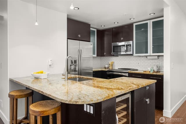 Property photo for 3221 SW Avalon Way #105, Seattle photo 5