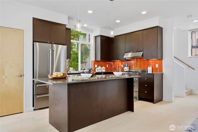 Property photo for 1516 NW 61st Street, Seattle photo 4