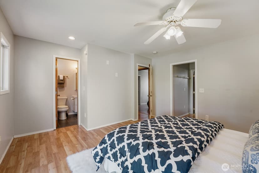 Property photo for 23000 125th Avenue SE, Kent photo 15