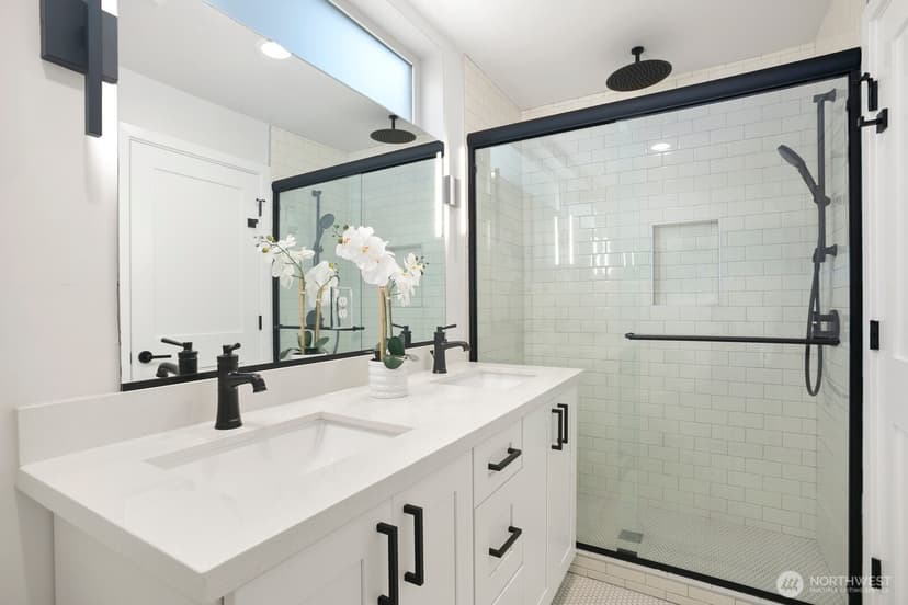 Property photo for 1523 B 17th Avenue S, Seattle photo 13