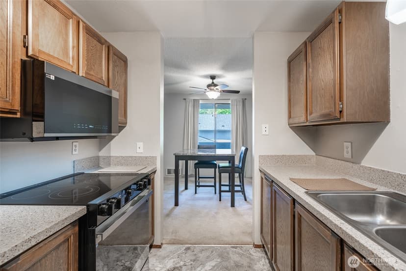 Property photo for 1820 330th Street S #D, Federal Way photo 7