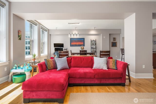 Property photo for 1500 4th Avenue #804, Seattle photo 4