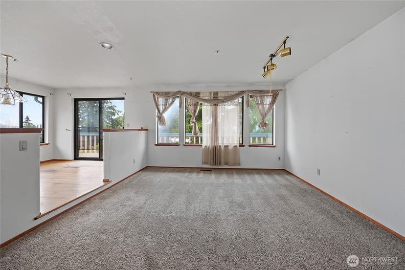 Property photo for 24036 23rd Avenue S, Des Moines photo 6