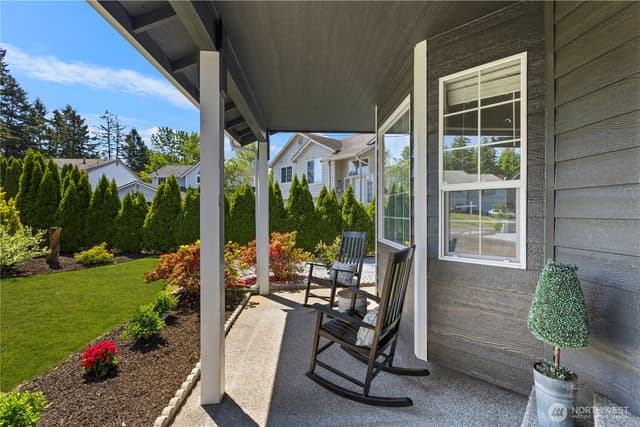 Property photo for 15616 40th Avenue E, Tacoma photo 2