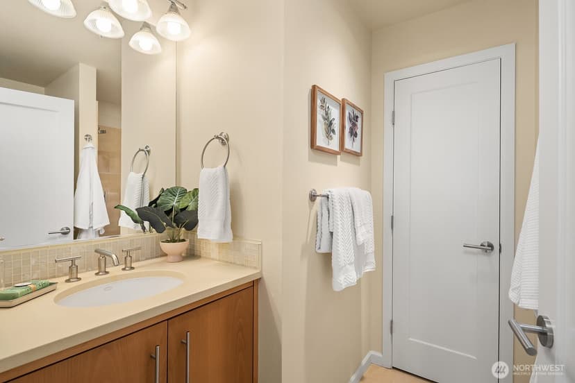 Property photo for 1417 Queen Anne Avenue N #212, Seattle photo 24