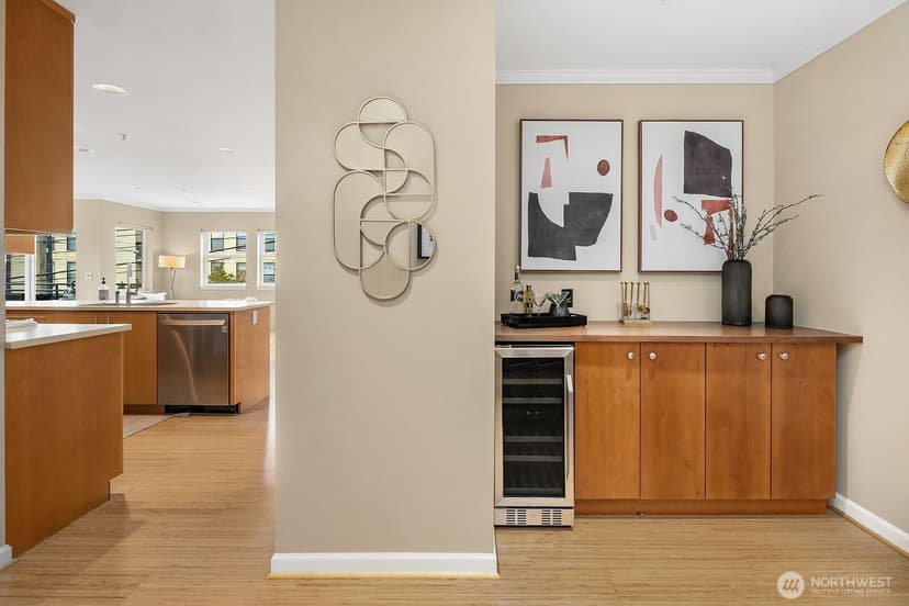 Property photo for 1417 Queen Anne Avenue N #212, Seattle photo 26