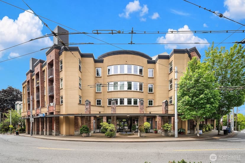 Property photo for 1417 Queen Anne Avenue N #212, Seattle photo 2