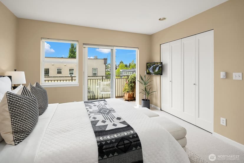 Property photo for 1417 Queen Anne Avenue N #212, Seattle photo 18