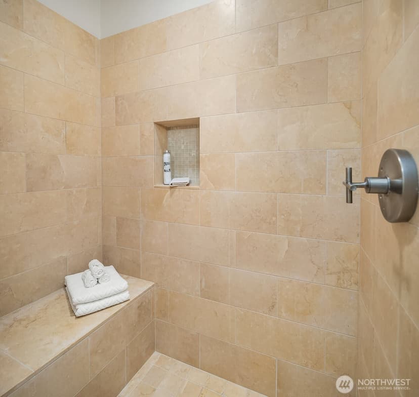 Property photo for 1417 Queen Anne Avenue N #212, Seattle photo 25