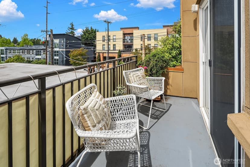 Property photo for 1417 Queen Anne Avenue N #212, Seattle photo 19