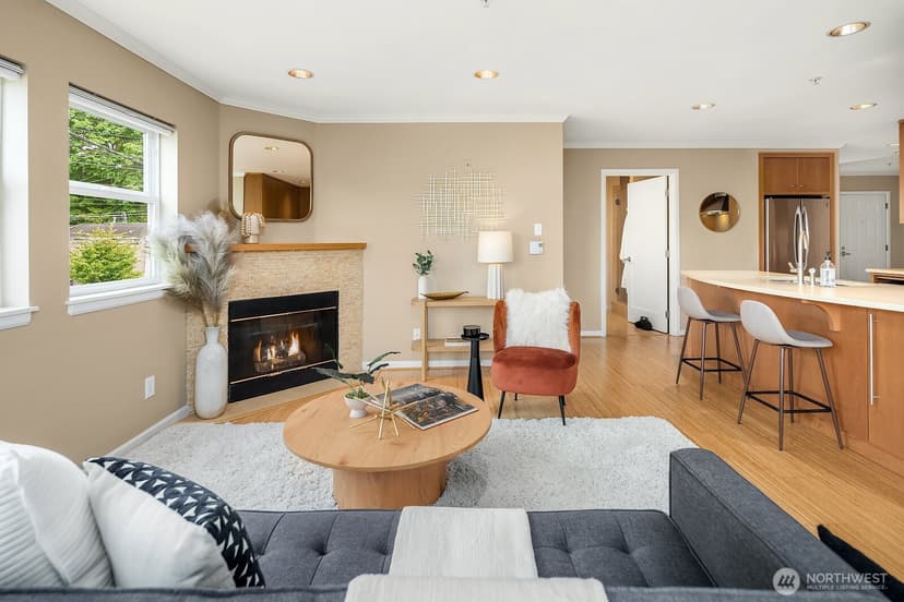 Property photo for 1417 Queen Anne Avenue N #212, Seattle photo 7