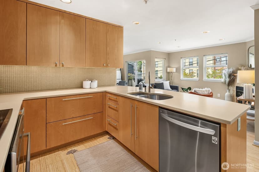 Property photo for 1417 Queen Anne Avenue N #212, Seattle photo 12