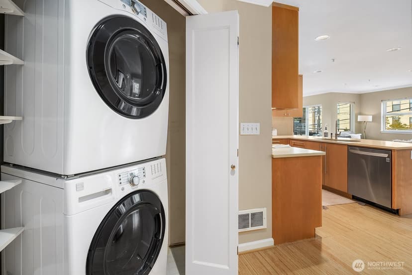 Property photo for 1417 Queen Anne Avenue N #212, Seattle photo 28