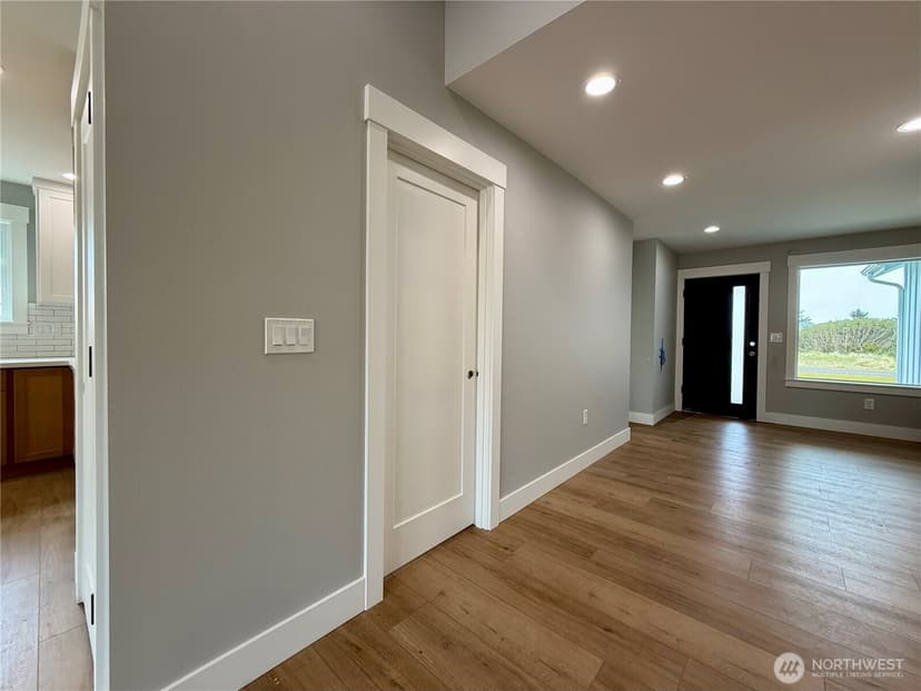Property photo for 917 Ocean Shores Blvd Boulevard SW, Ocean Shores photo 38