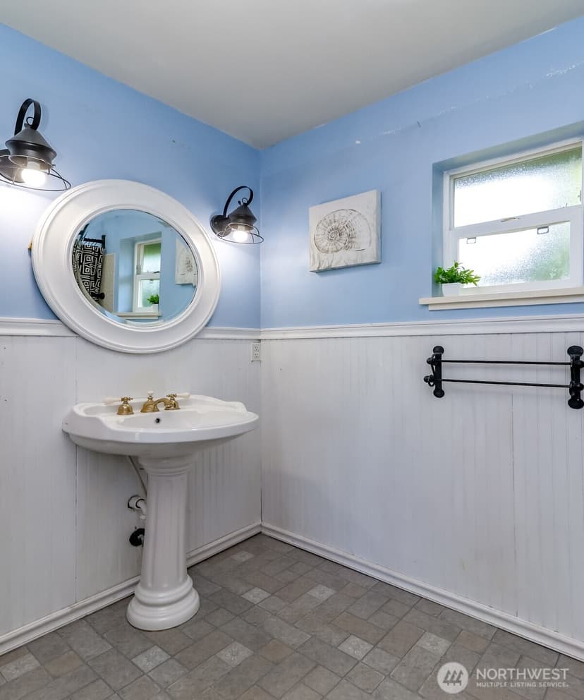 Property photo for 3418 Petersville Road NE, Bremerton photo 10