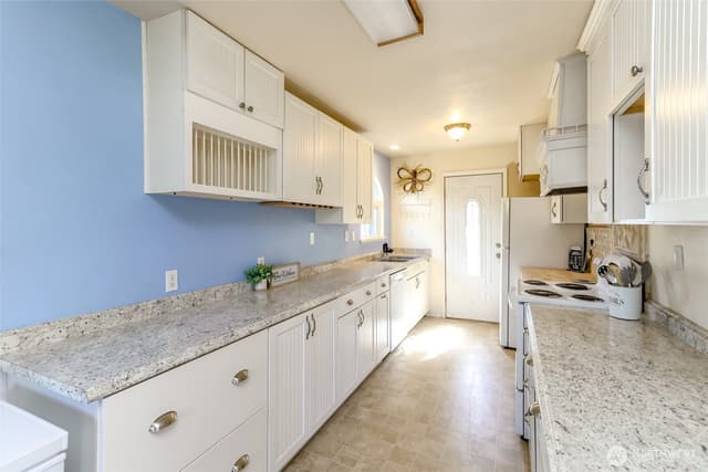 Property photo for 3418 Petersville Road NE, Bremerton photo 5