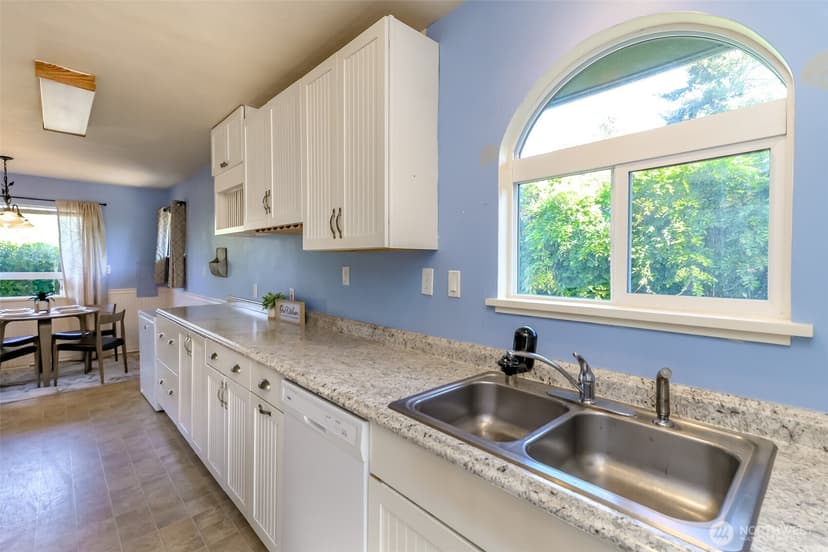 Property photo for 3418 Petersville Road NE, Bremerton photo 4
