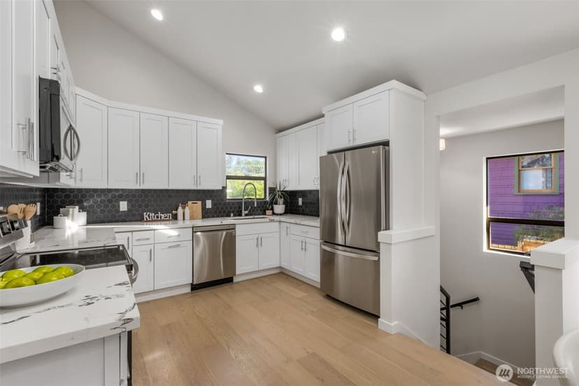 Property photo for 5216 40th Avenue SW, Seattle photo 8