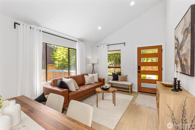 Property photo for 5216 40th Avenue SW, Seattle photo 5