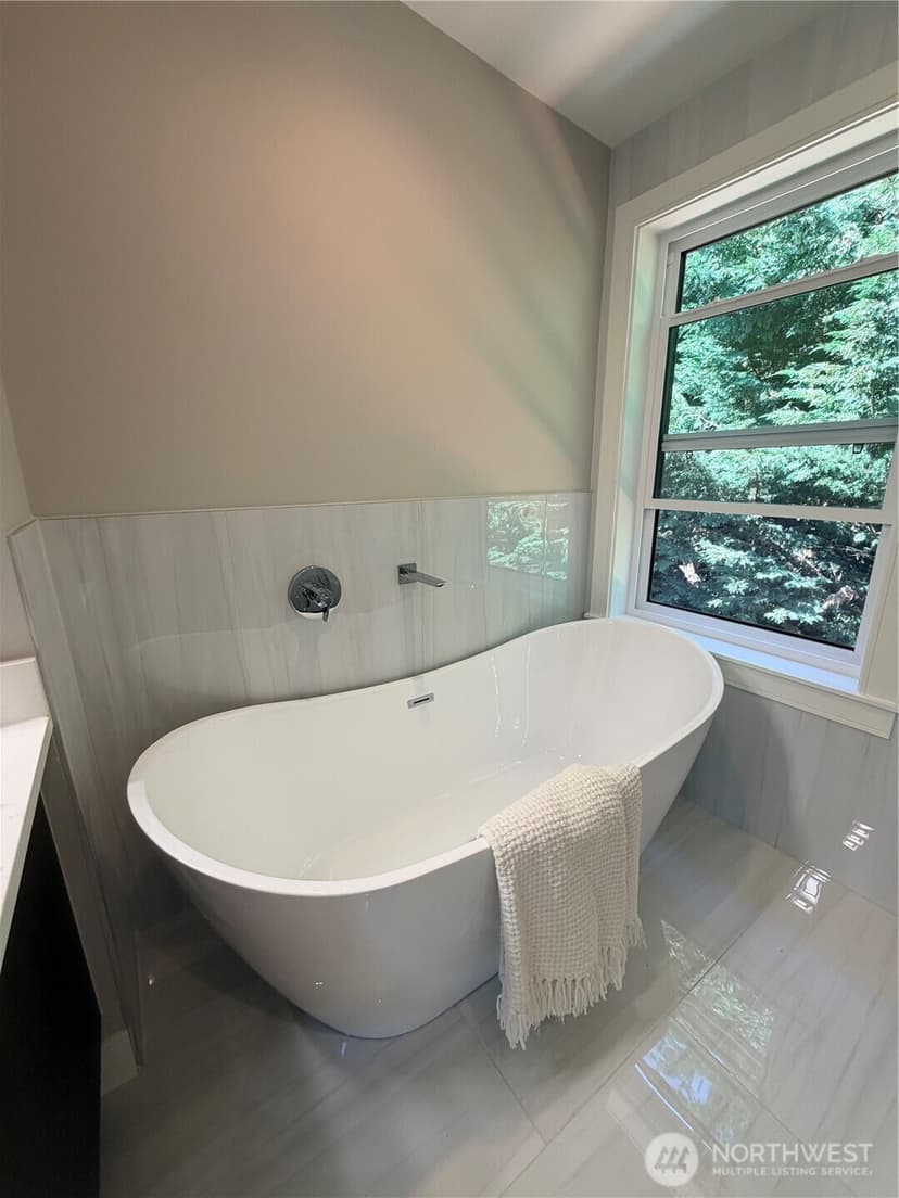 Property photo for 4305 NE 26 Place, Renton photo 31