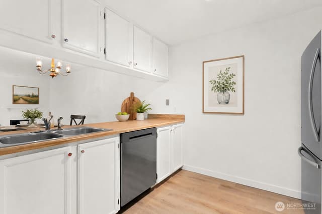 Property photo for 10501 8th Avenue NE #126, Seattle photo 5