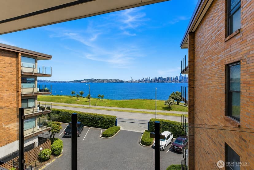 Property photo for 1737 Harbor Avenue #S-306, Seattle photo 9