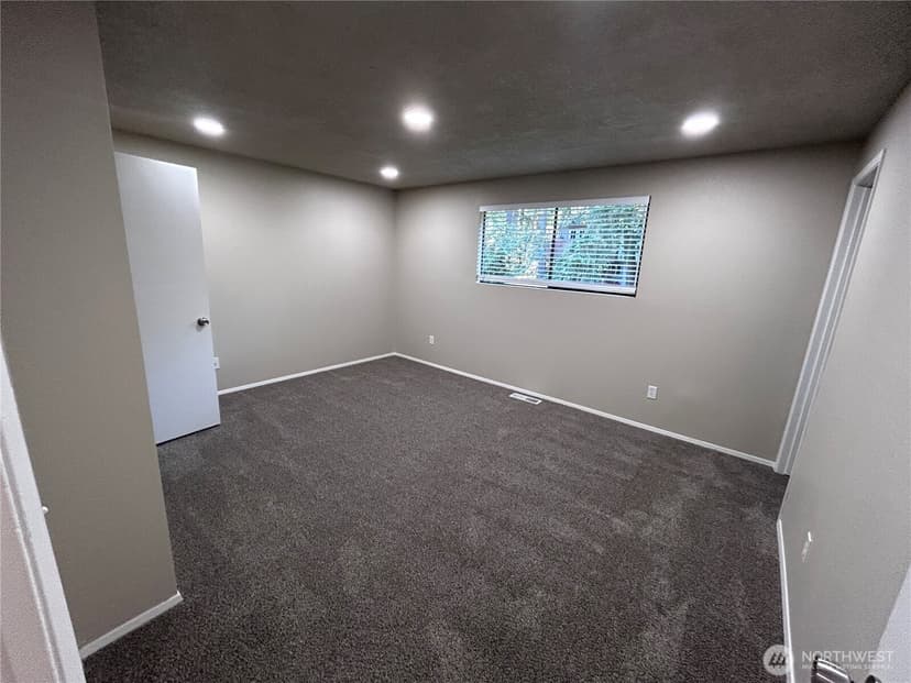 Property photo for 9139 NE 142nd Way, Kirkland photo 12