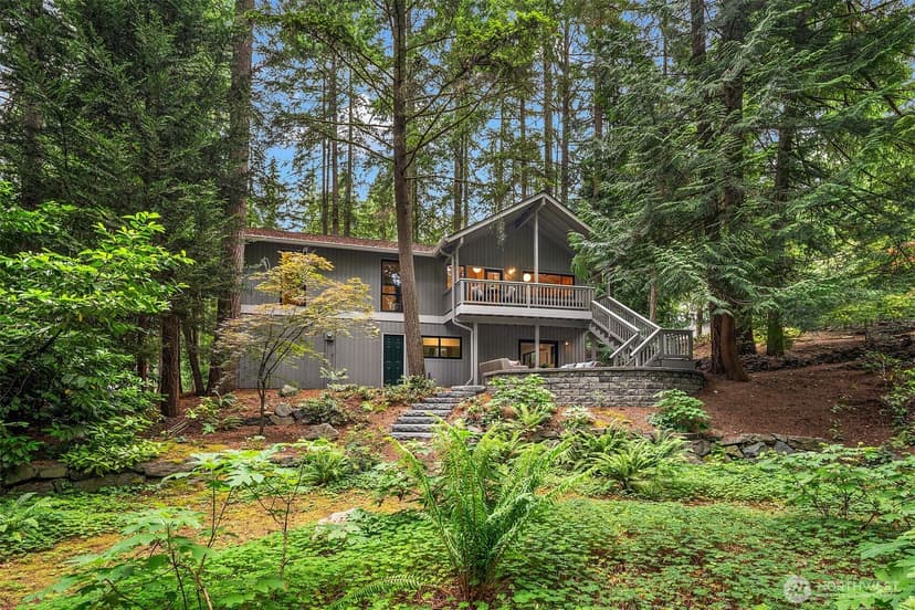 Property photo for 12833 NE 35th Place, Bellevue photo 2