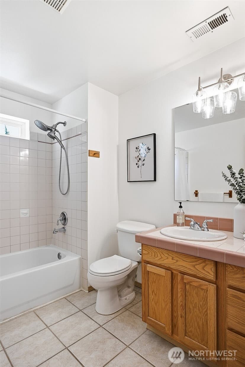Property photo for 1013 S 204th Street, Des Moines photo 29