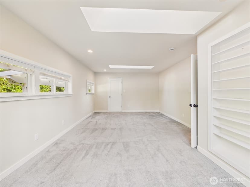 Property photo for 6351 Lake Avenue SW, Lakewood photo 20