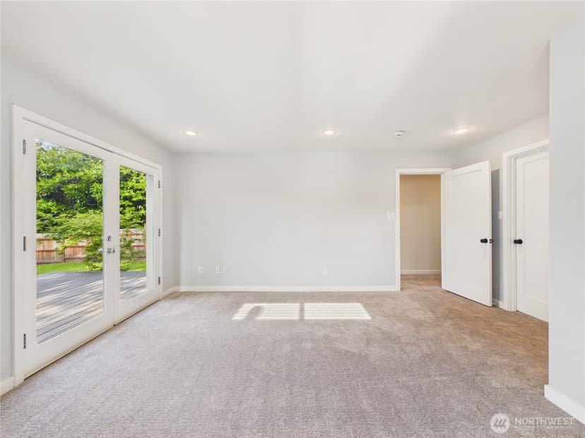 Property photo for 6351 Lake Avenue SW, Lakewood photo 27