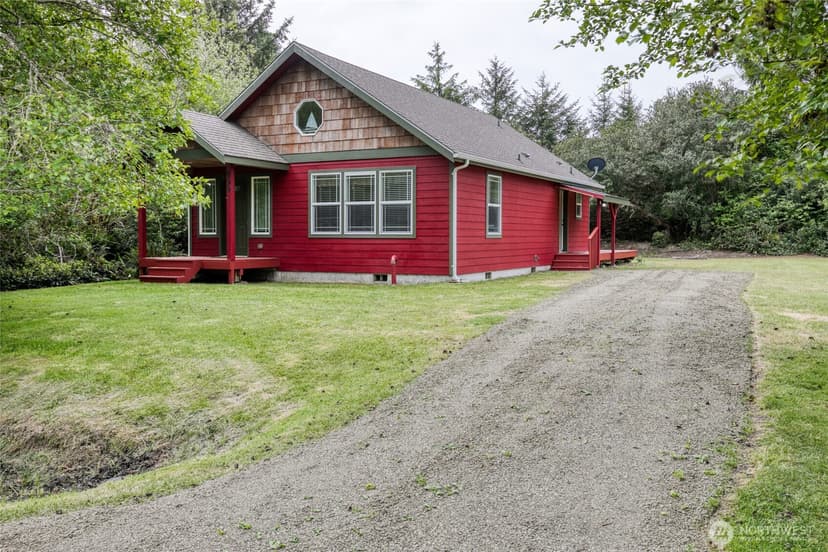 Property photo for 899 Wawona Avenue SW, Ocean Shores photo 2
